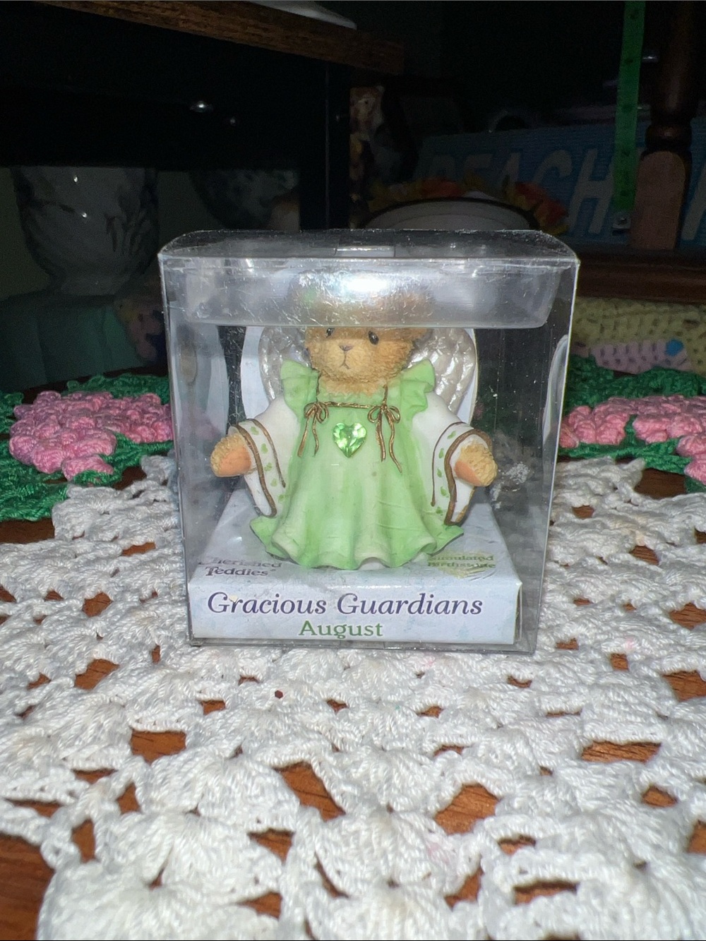 Gracious Guardians August Angel Bear Figurine - peridot - Picture 2 of 8